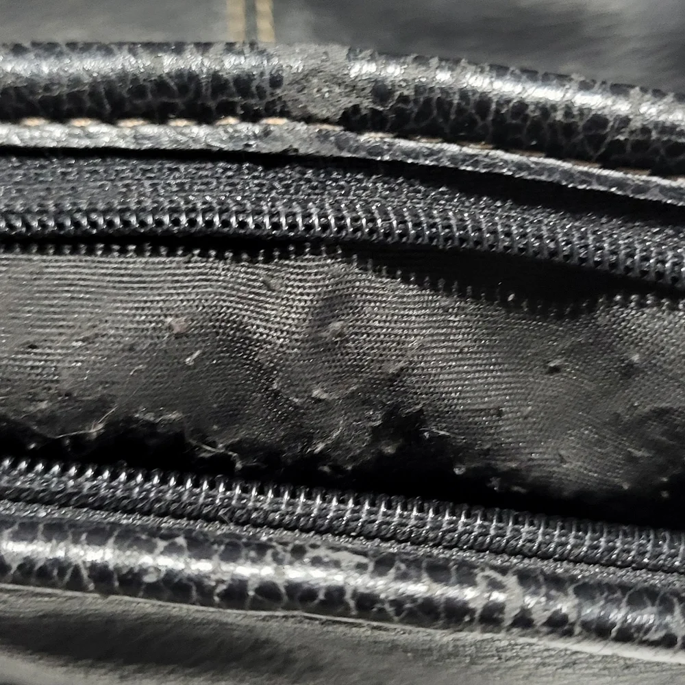 The Sak Black Shoulder Bag - Picture 9 of 9